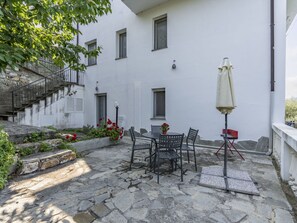 L'Eau, Bâtiment, Plante, Ciel, Jour, Propriété, Piscine, Bleu Azur, Fenêtre, Arbre