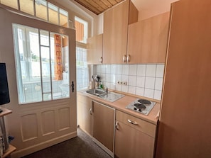 Cabinetry, Eigentum, Countertop, Küchengerät, Holz, Gebäude, Interior Design, Küche, Haushaltsgerät, Die Architektur