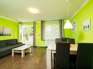 Table, Meubles, Bâtiment, Canapé, Plante, Bois, Salon, Fenêtre, Design Intérieur, Sol