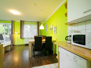 Cabinetry, Meubles, Propriété, Comptoir, Fenêtre, Bâtiment, Table, Tiroir, Cuisine, Design Intérieur