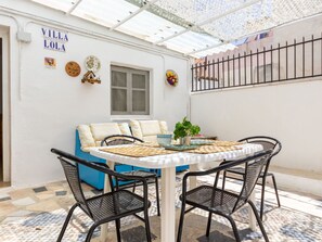 Water, Plant, Swimming Pool, Tree, Shade, Outdoor Furniture, Leisure, Rectangle, Composite Material, Landscape