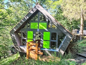 Plante, Arbre, Bois, Maison, Chalet, Bâtiment, Loisir, Herbe, Fenêtre, Cabane