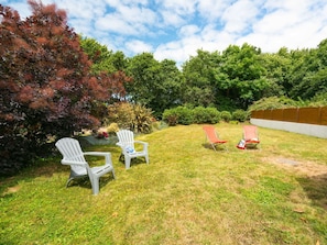 Food, Table, Tableware, Plant, Furniture, Sky, Chair, Dishware, Plate, Outdoor Furniture