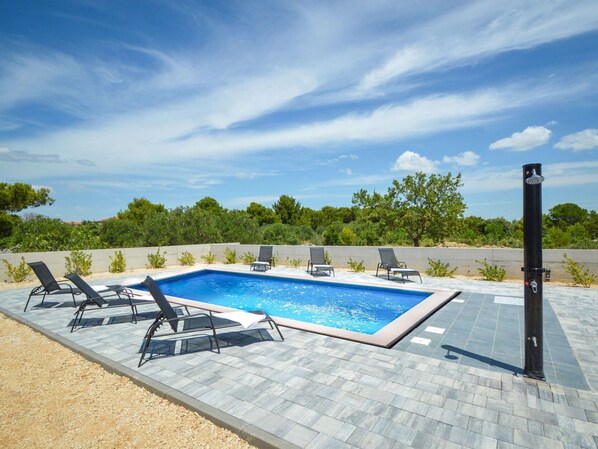Ciel, Plante, Meubles, Communauté Des Plantes, Table, Paysage Naturel, Chaise, Lot Terre, Mobilier De Jardin, Arbre