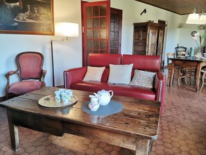 Tabelle, Möbel, Stuhl, Holz, Lila, Interior Design, Die Architektur, Gebäude, Komfort, Dekoration