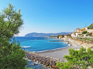 L'Eau, Ciel, Ressources En Eau, Propriété, Plante, Bleu Azur, Arbre, Paysage Naturel, Bâtiment, Végétation