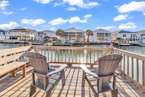Observation deck, great for fishing or just chilling by the water!