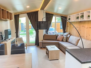 Möbel, Eigentum, Couch, Tabelle, Gebäude, Komfort, Holz, Interior Design, Wohnzimmer, Fussboden