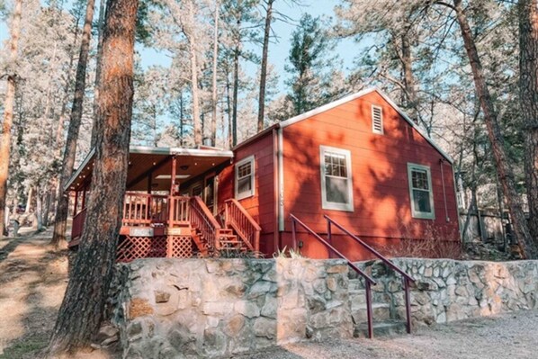 Welcome to 3 Bears Cabin, surrounded by tall ponderosa pines and located in the heart of the Upper Canyon.