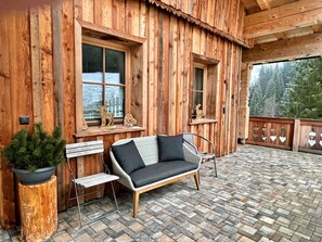 Gebäude, Pflanze, Möbel, Fenster, Holz, Blumentopf, Interior Design, Baum, Backstein, Flooring