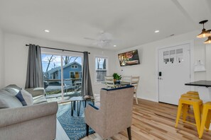 “The Up” Cottage Living-Dining Area with views pf Paw Paw Lake
