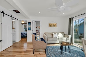 “The Up” Cottage Living Room with views of Paw Paw Lake
