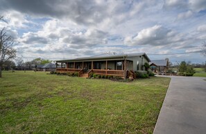 Mom and Dad's Place (1)