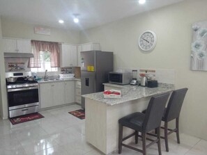 ...PROPERTY VIDEOS ON TIKTOK @MIRANDO_PLACE_JAMAICA