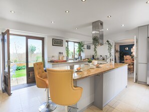 Kitchen | The Mews - The Mews Holidays, Penzance