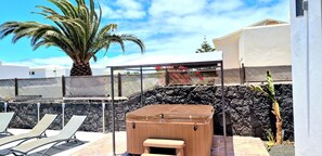 Private hot-tub within the grounds of the private garden. 