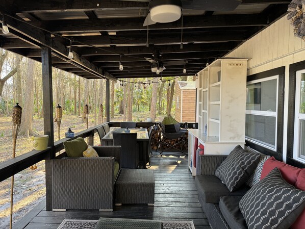 Outdoor dining
