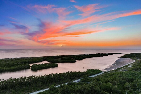 Beautiful ocean views and gorgeous sunsets!