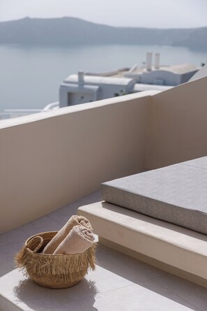 Balcony with sun bed