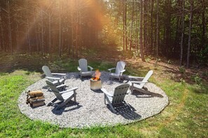 Enjoy the great outdoors around the Solo smokeless firepit.