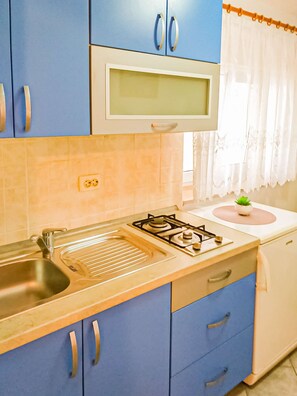 Apartment 5