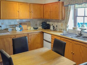 Kitchen/diner | Mews End Cottage, Middleham, near Leyburn