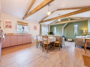 Open plan living space | Swallow Barn, Bantham, Kingsbridge