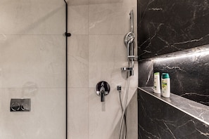 bathroom (2)