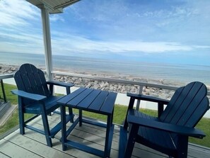 Wyldewood beachfront patio (1)