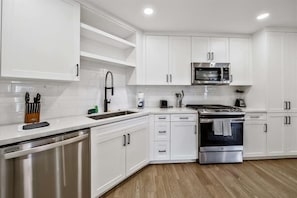 Mission Valley San Diego San Diego 1 Bedroom Kitchen