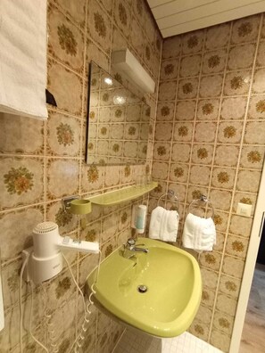 Familienzimmer Classic, Modern mit Balkon, 1 Doppelbett+1 Einzelbett
