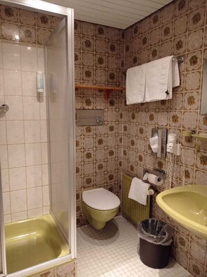 Familienzimmer Classic, Modern mit Balkon, 1 Doppelbett+1 Einzelbett