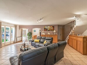 Building, Property, Wood, Interior Design, Table, Computer Desk, House, Window