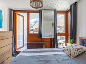 Neige, Ciel, Montagne, Fenêtre, Nuage, Bâtiment, Maison, Pente, Arbre, Chalet