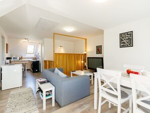 Furniture, Table, Property, Couch, Building, Wood, Comfort, Picture Frame, Living Room, Flooring