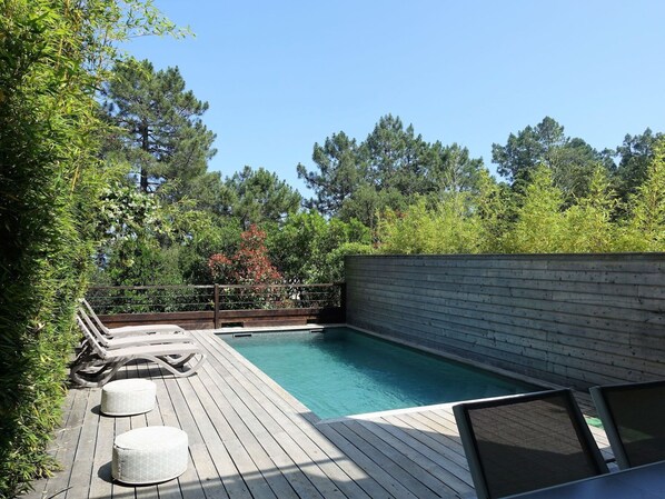 Ciel, L'Eau, Propriété, Plante, Piscine, Bâtiment, Herbe, Arbre, Loisir, Bois