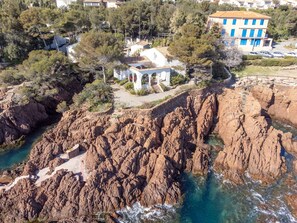 Water, Building, Window, Azure, Plant, House, Tree, Bedrock, Landscape, Geological Phenomenon