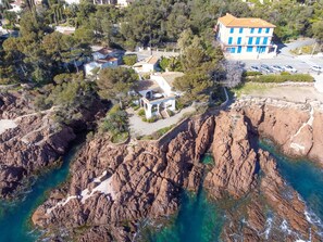 Water, Water Resources, Building, Plant, Tree, Azure, House, Coastal And Oceanic Landforms, Biome, Watercourse