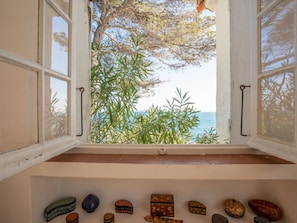Eigentum, Pflanze, Holz, Fenster, Gebäude, Interior Design, Himmel, Haus, Schatten, Fussboden