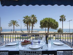 Meubles, Table, Chaise, Table Cuisine Et Salle A Manger, Ombre, Recours, Mer, Restaurant, Tableau De Plein Air, Mobilier De Jardin