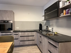 Cabinetry, Countertop, Kitchen Sink, Property, Sink, Tap, Kitchen Stove, Wood, Kitchen, Interior Design