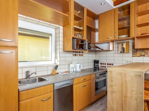 Tabelle, Möbel, Eigentum, Holz, Interior Design, Beleuchtung, Couch, Die Architektur, Flooring, Wohnzimmer