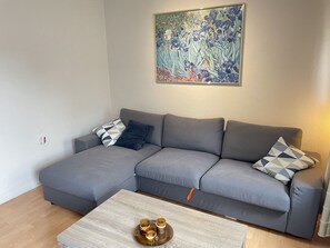 Couch, Furniture, Studio Couch, Wood, Comfort, Interior Design, Living Room, Flooring, Floor, Table