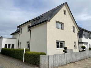 Sky, Plant, Building, Cloud, Window, House, Cottage, Residential Area, Roof, Facade