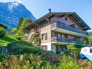 House, Hill Station, Mountain Range, Slope, Cottage, Valley, Balcony, Yard, Mountain Village