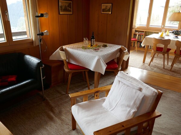 Tabelle, Möbel, Fenster, Holz, Stuhl, Textil, Gebäude, Die Architektur, Küche & Esszimmer Tisch, Fussboden