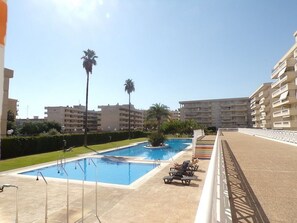 Water, Sky, Property, Building, Plant, Swimming Pool, Azure, Tree, Leisure, Public Space