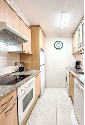 Flooring, Major Appliance, Floor, Kitchen, Countertop, Interior Design, Apartment, Kitchen Appliance, Home, Room