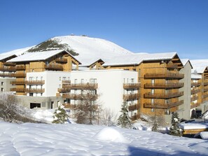 Himmel, Schnee, Gebäude, Daytime, Steigung, Einfrieren, Urban Design, Wohngebiet, Haus, Grundeigentum