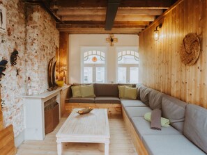 Möbel, Eigentum, Tabelle, Couch, Holz, Beleuchtung, Interior Design, Die Architektur, Gebäude, Wohnzimmer